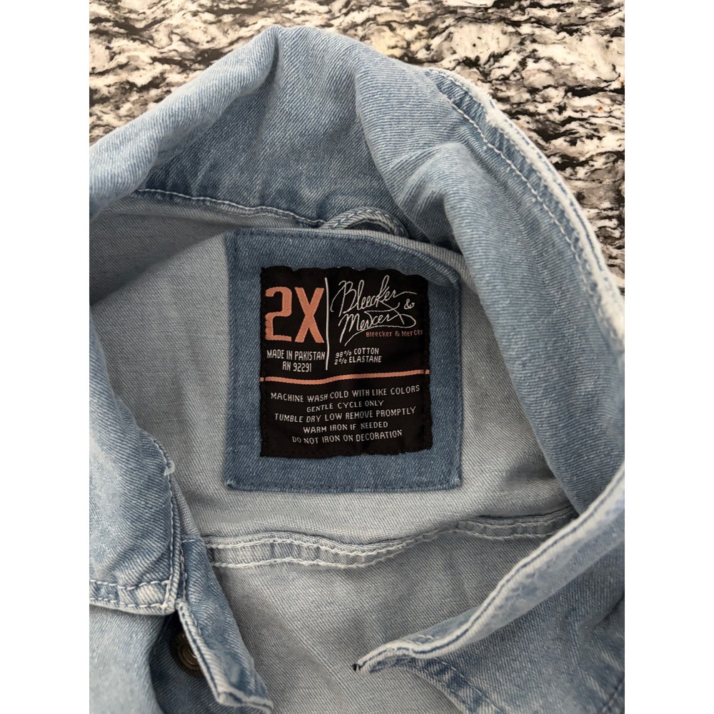 Bleecker & Mercer Mens 2X Distressed Denim Trucker Jacket Light Wash Blue